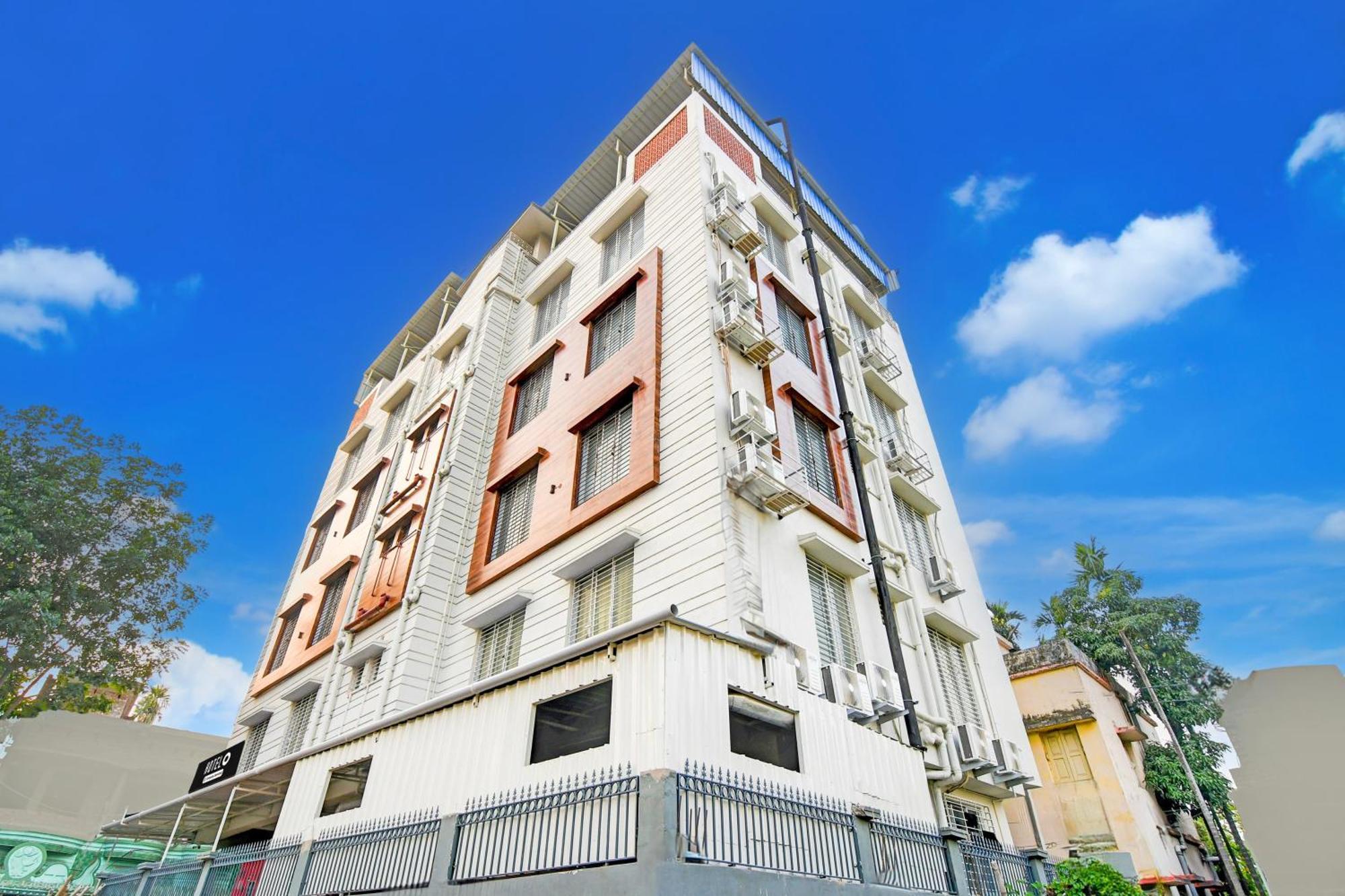 Super Townhouse Kaikhali Near Airport Calcutá Exterior foto
